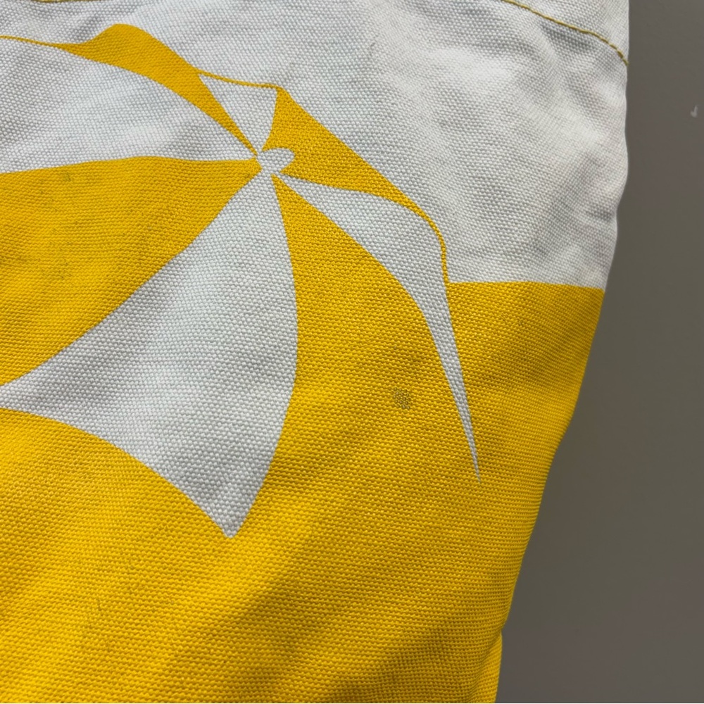 Vintage Barnes & Noble 100% Cotton Tote Bag Yellow Beach Chair & Umbrella Print - Picture 4 of 8
